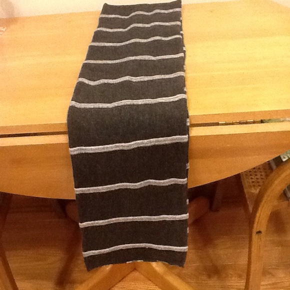 Gap Scarf  reversible and in very good condition - Picture 7 of 7